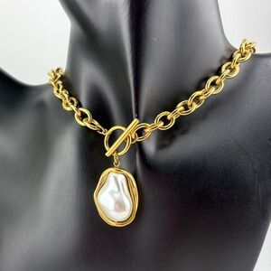 Gold Chunky Chain Necklace with Baroque Pearl Pendant ✨
